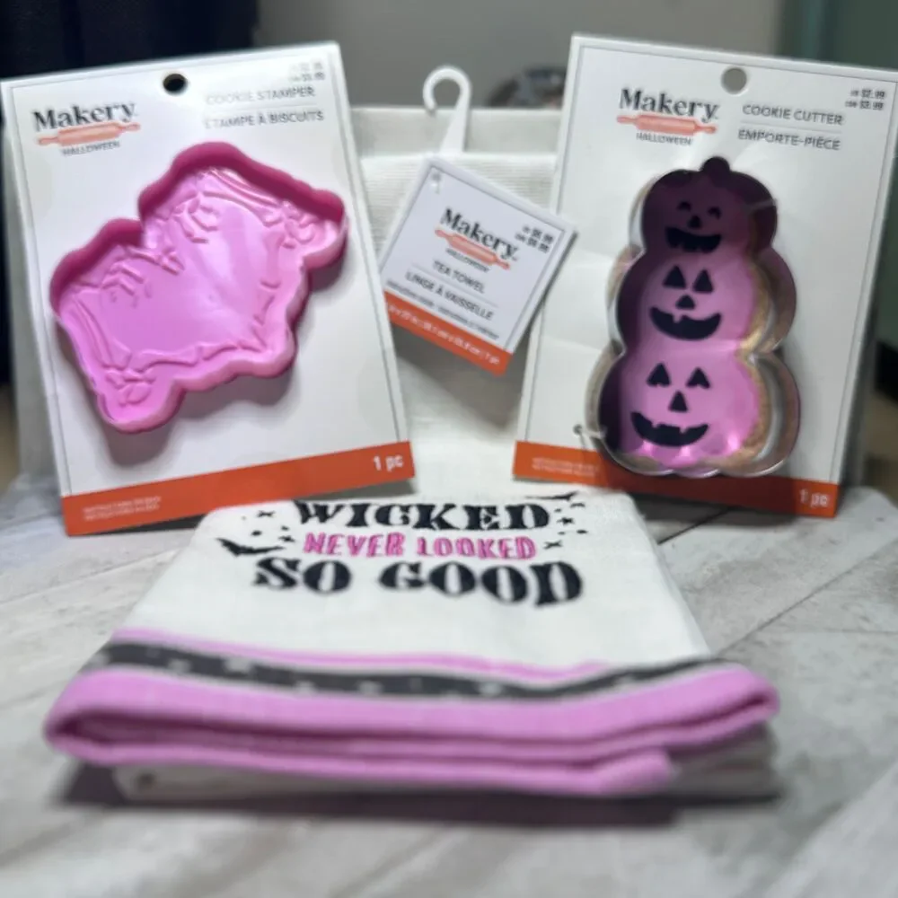 Halloween Cookie Cutters Set of 2 + Wicked Never Looked So Good Tea Towel